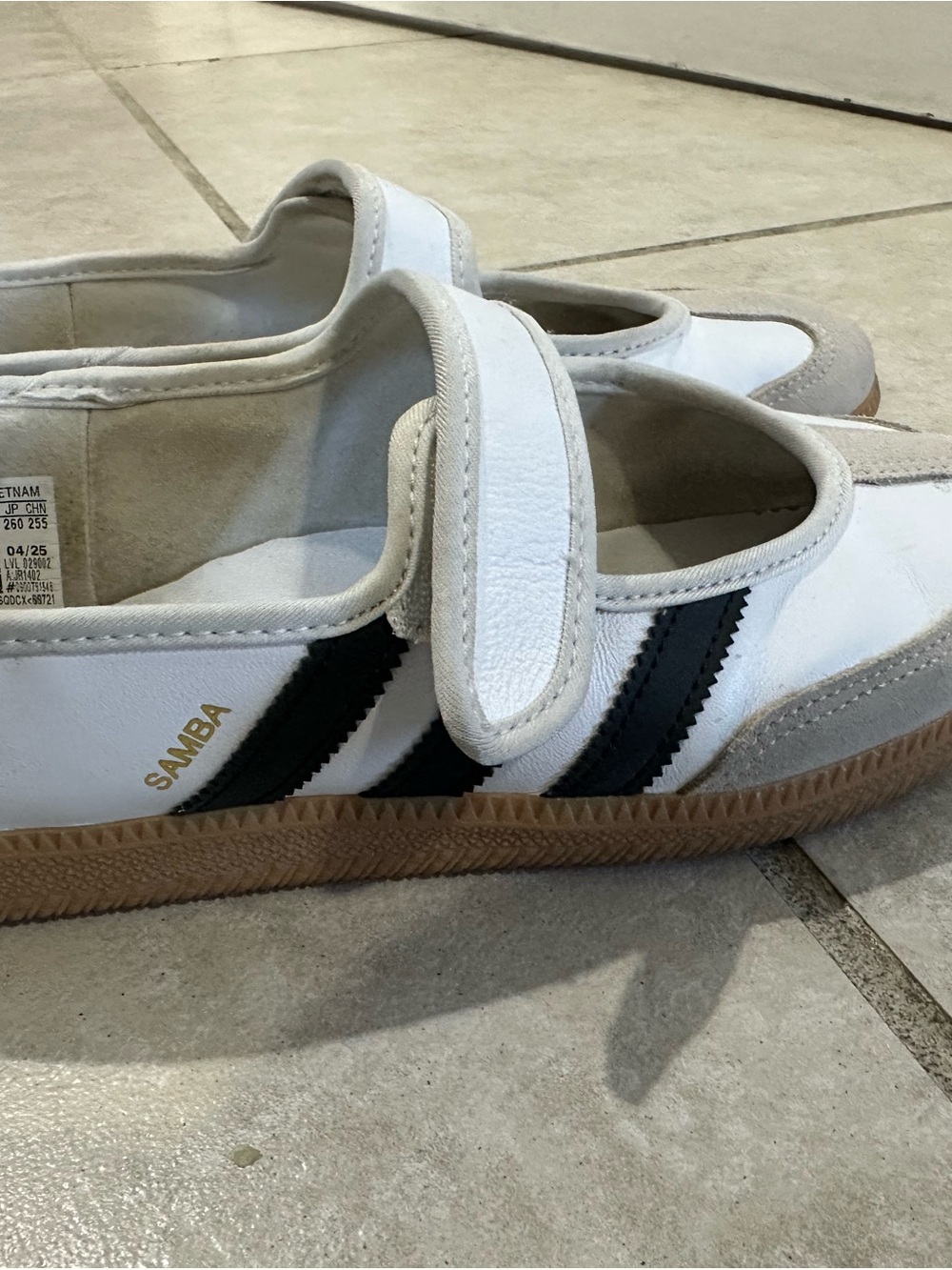 adidas Off-White Sneaker Label Detail - Picture 2 of 6
